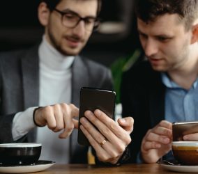 two-businessmen-having-a-conversation-using-a-smar-2021-04-03-22-04-16-utc-e1627956637918.jpg two-businessmen-having-a-conversation-using-a-smar-2021-04-03-22-04-16-utc-e1627956637918.jpg