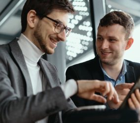 two-businessmen-having-a-conversation-using-a-smar-2021-04-04-14-42-28-utc-e1627956598117.jpg two-businessmen-having-a-conversation-using-a-smar-2021-04-04-14-42-28-utc-e1627956598117.jpg